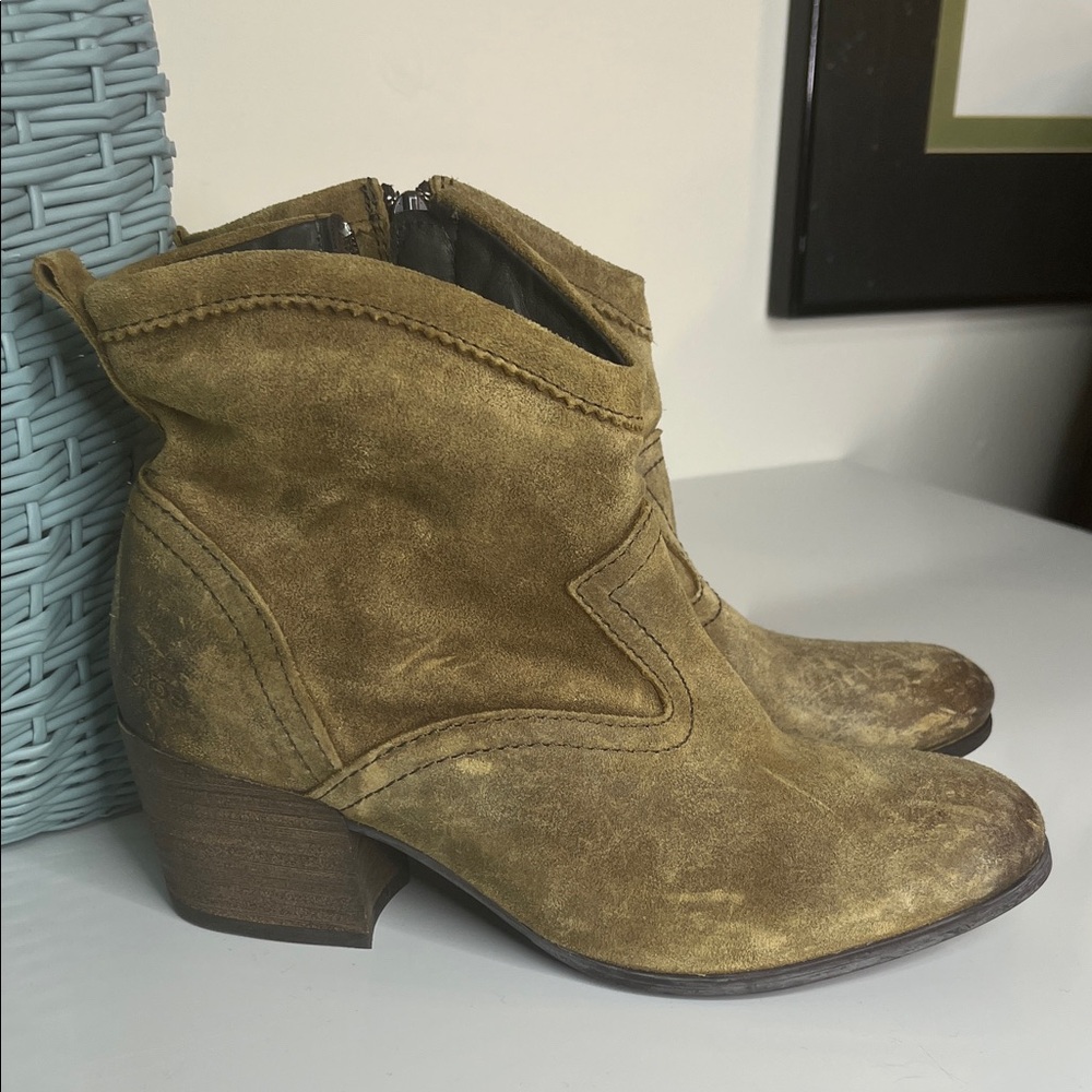 Taos Olive Green Ankle Boots Western New Size 6.5